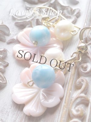 画像5: クィーンコンクシェルフラワーとラリマールのデザインピアス