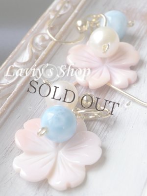 画像6: クィーンコンクシェルフラワーとラリマールのデザインピアス