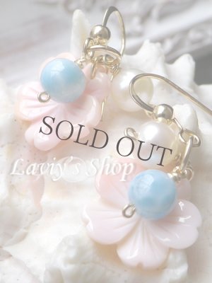 画像3: クィーンコンクシェルフラワーとラリマールのデザインピアス