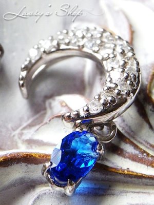 画像5:  宝石アウイナイトが揺れるお月さまペンダントトップ