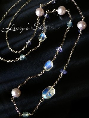 画像2: 紫陽花カラーGemとブルームーンのセミロングネックレス