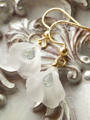 画像4: 非加熱サファイアとヴィンテージフラワーのピアス(一輪)