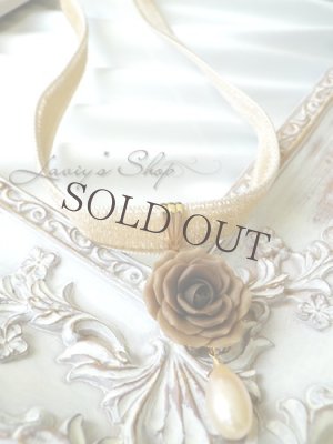 画像2: クラシカルローズと上質パールのベロアリボンチョーカー