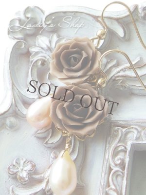 画像4: クラシカルローズと上質パールのピアス
