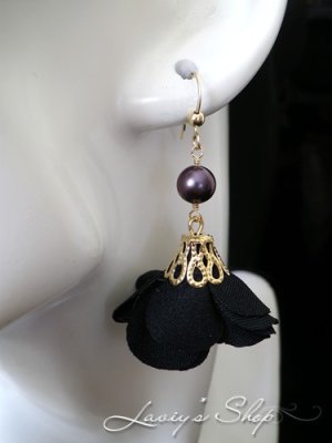 画像7: アコヤ真珠とフラワータッセルのピアス(ブラック)