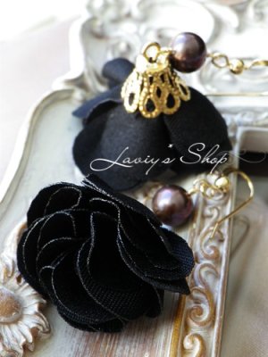 画像3: アコヤ真珠とフラワータッセルのピアス(ブラック)