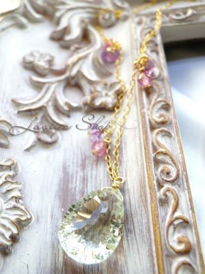 画像4: コンケイヴカットグリーンアメジストとパステルGemのネックレス(2)