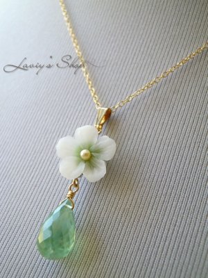 画像6: 潤いプレナイトと小花のネックレス