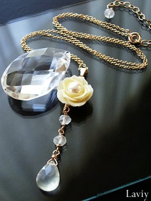 画像1: アコヤ本真珠とホワイトムーンのネックレス