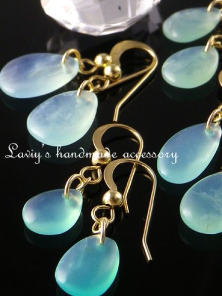 画像2: ジェリーブルーオパールのシンプルピアス (2)