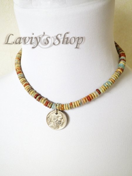 紐をリボン結びでチョーカーに。