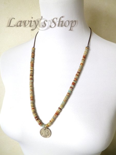 紐をのばしてロングに。