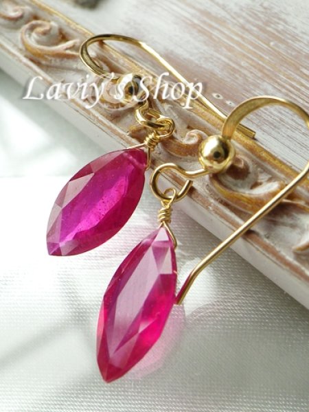 画像2: 高品質マーキスカットルビーの1粒デザインピアス (2)