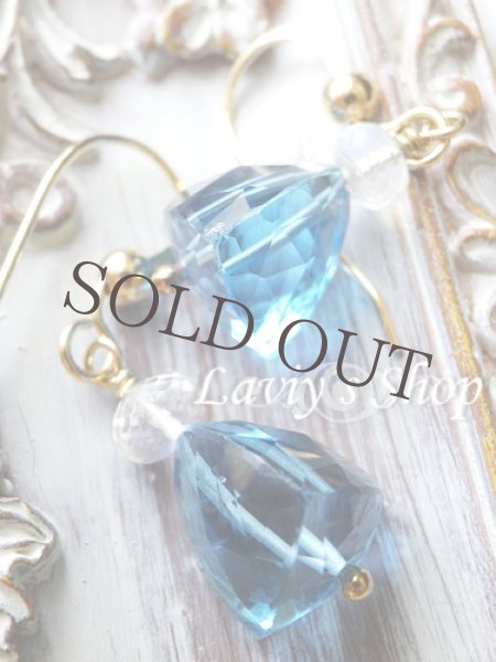 画像4: ロンドンブルートパーズとブルームーンのデザインピアス (4)