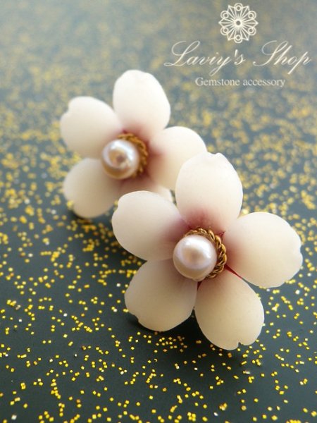 画像2: 『桜ものがたり』ベビーアコヤと桜のスタッドピアス (2)