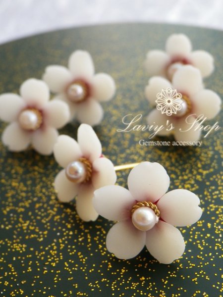 画像4: 『桜ものがたり』ベビーアコヤと桜のスタッドピアス (4)