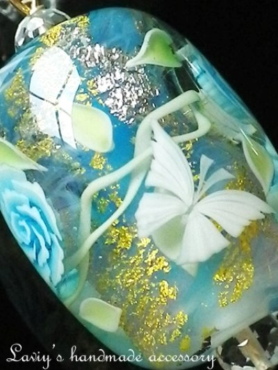 画像2: 〜匠〜蜻蛉玉のストラップチャーム(青薔薇と蝶)